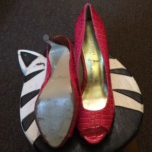 Nine West hot pink prep toe stilettos